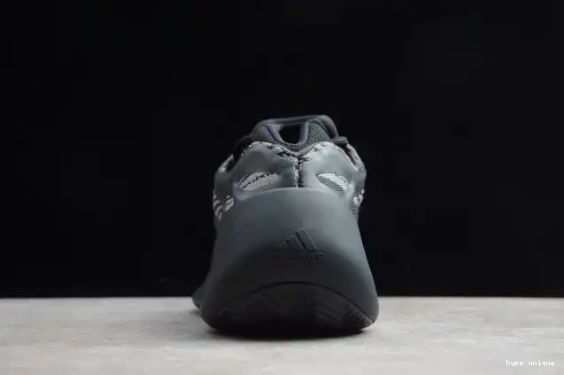 hype Yeezy 700 Adidas Black H67799 V3 Boost 0510